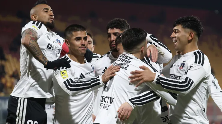 Colo Colo goleó a  Unión Española y se afianza en la cima de su grupo