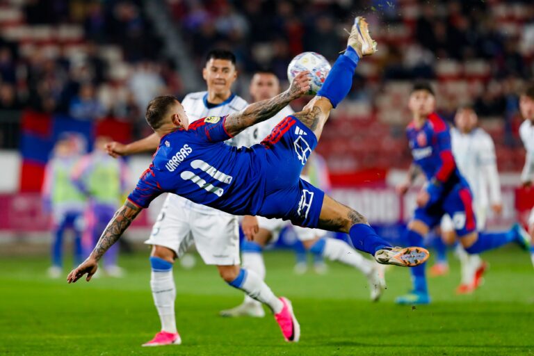 Universidad de Chile consiguió una sólida victoria por 2-0 frente a Huachipato
