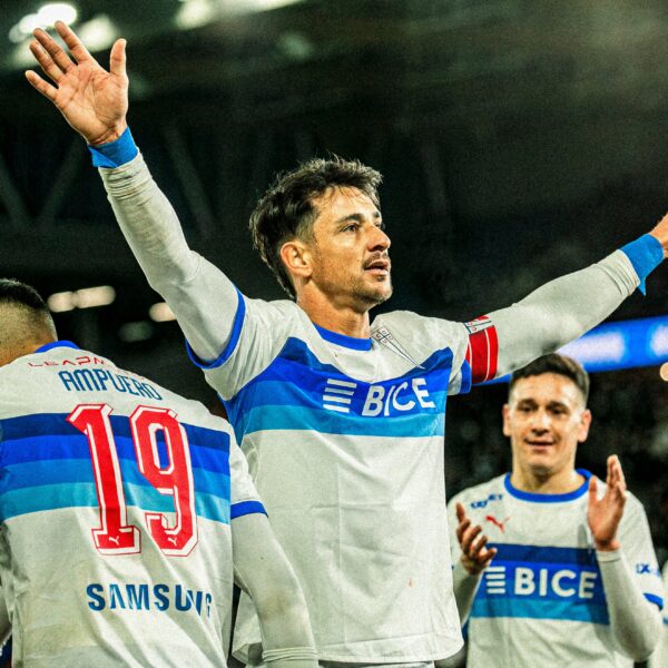 Universidad Católica logró una trabajada e importante victoria por 2-0 ante Cobresal