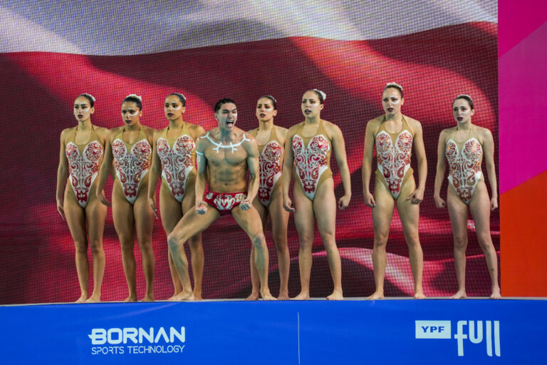 La natación artística chilena hace historia en Santa Fe