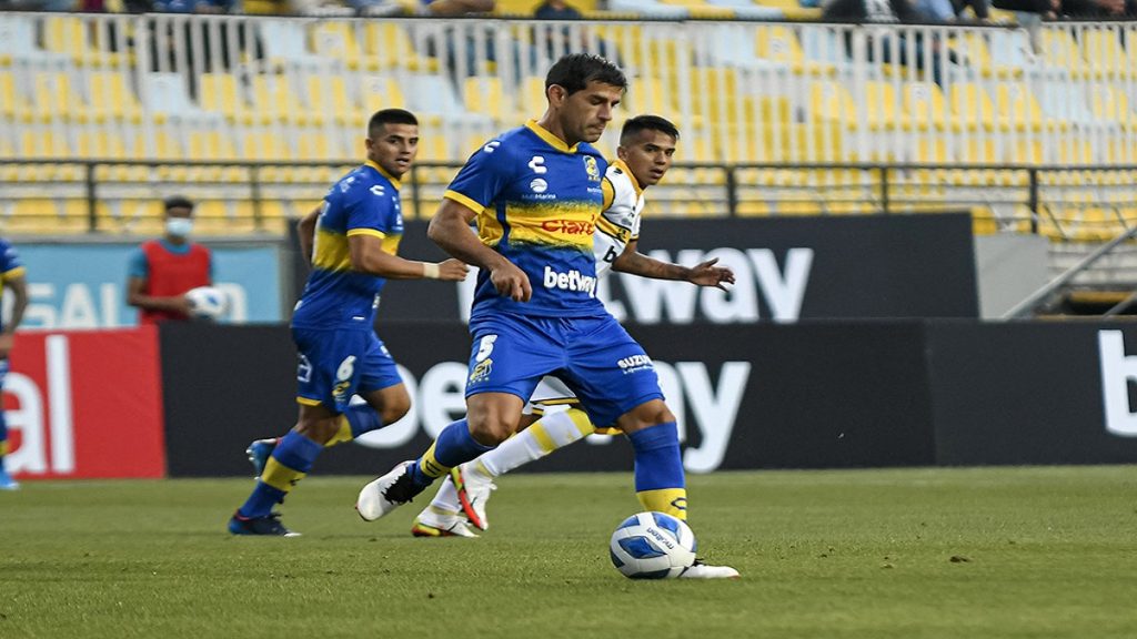 Everton se hizo fuerte en el Estadio Sausalito gana por 2-0 8 oro y cielo