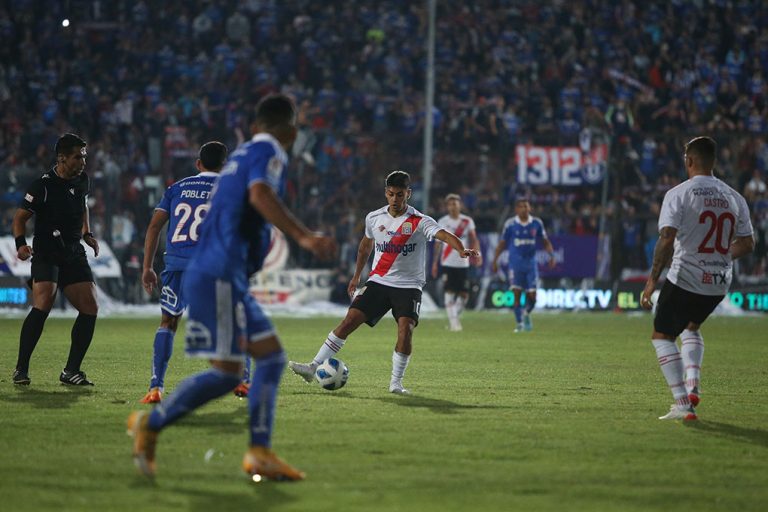 El “Romántico Viajero” empató 1-1 con el cuadro albirrojo en La Catedral 6 Universidad de Chile vs Curico Unido
