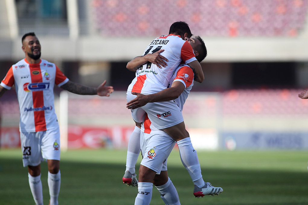 Los legionarios vencieron 3-2 al conjunto papayero en el norte 3 cobresal 1