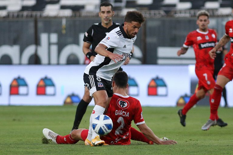 Los albos superaron 4-0 al cuadro cementero 13 Colo Colo vs Union La Calera