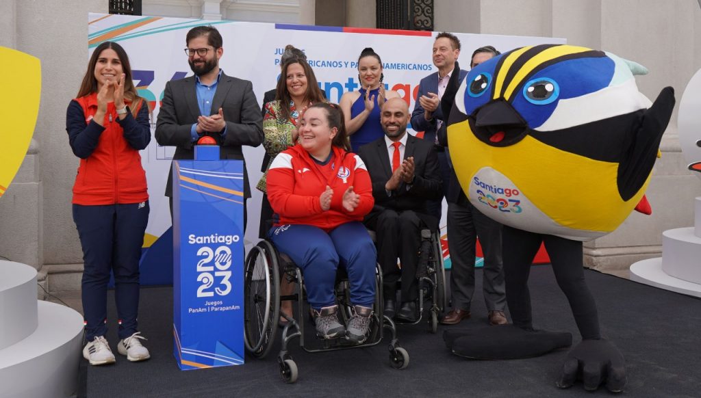 Presidente Gabriel Boric inició cuenta regresiva a un año para Juegos Panamericanos y Parapanamericanos Santiago 2023 El mandatario activó en La Moneda el reloj que marca 365 días para el inicio del megaevento deportivo bajo el lema “Nuestro punto de encuentro”. 18 WhatsApp Image 2022-10-20 at 14.22.56 (1)