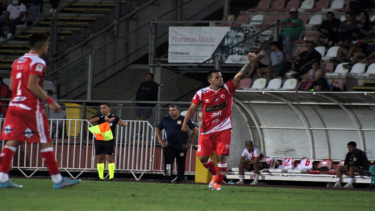 Deportes Copiapó logró su primera victoria tras superar a Curicó Unido