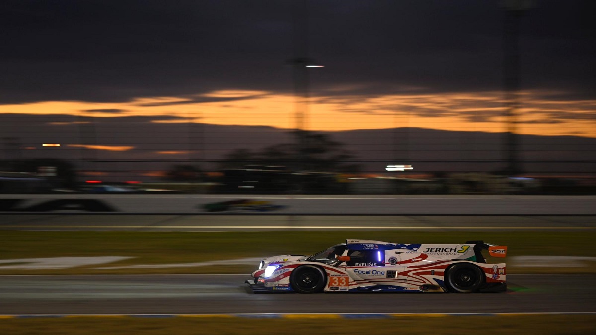 Nico Pino histórico: Finaliza segundo en las 24 Horas de Daytona y se transforma en el primer chileno en subirse al podio de la mítica carrera en EE.UU