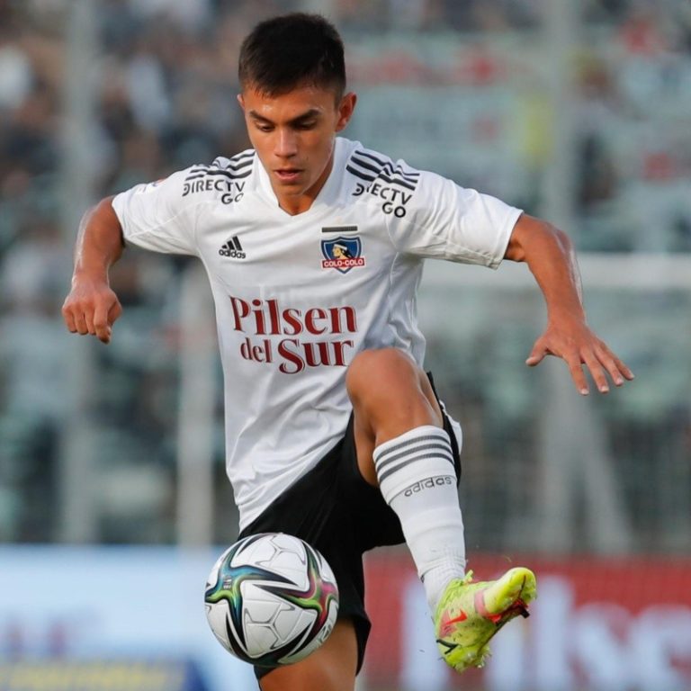 Vicente Pizarro pasa la página y pone su enfoque en el partido contra Audax italiano 5 colo-colo-vicente-pizarro_crop1640726535519.jpg_1159711837