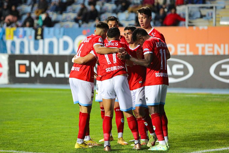 Magallanes se reencontró con los triunfos en el Campeonato Nacional 23 JAVIER DI BIAGGIO