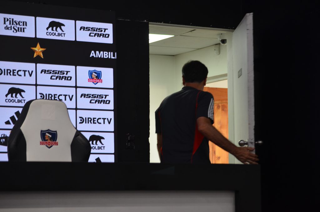 Directiva de Blanco y Negro decidió ponerle fin al ciclo de Gustavo Quinteros en Colo Colo 10 DSC 0267