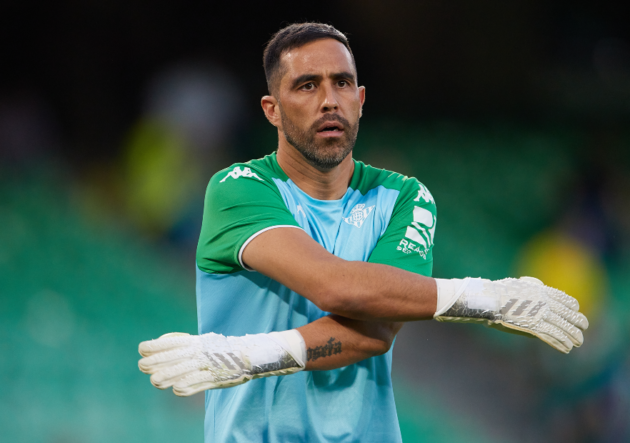 Bravo sobre Berizzo y el nuevo DT de La roja: “Es un técnico que nos va a sacar un rendimiento mayor que el que estábamos teniendo, que era escaso” 11 GBzJZM1XgAA8Asl