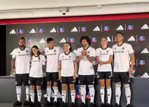 Colo Colo presenta su camiseta para la temporada 2024 1 image