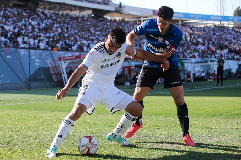 Colo Colo debutó como local con una victoria ante el vigente campeón del fútbol chileno 1 colocolo1