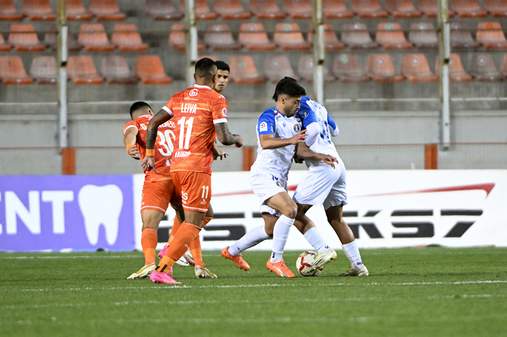 Audax Italiano derrotó a Cobreloa en Calama 9