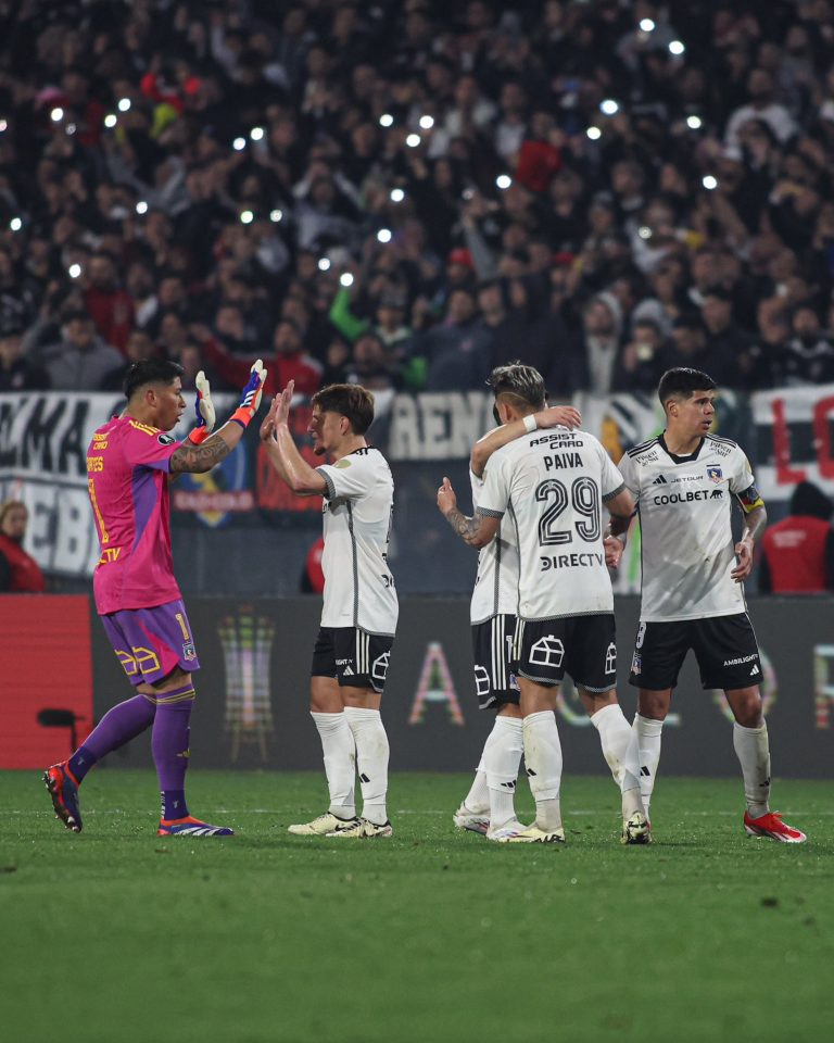 La ilusión y la Fe en Barranquilla: Junior vs Colo Colo 10 GU6VE-8WcAAfDxA