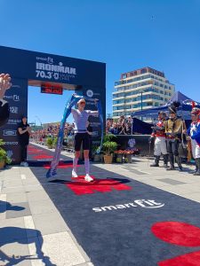 Espectacular: La chilena Macarena Salazar gana la primera edición del Smart Fit IRONMAN 70.3 de Valdivia 2024 en una emocionante final 2 Szuch ganador hombres