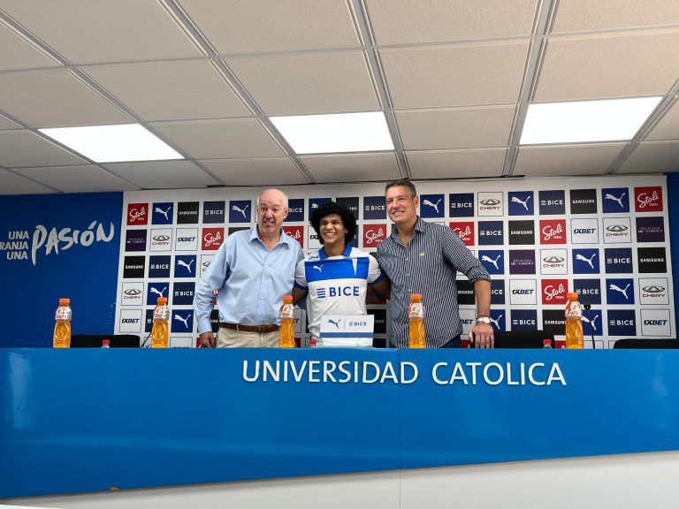 Eduard Bello fue presentado oficialmente en Universidad Católica 11 WhatsApp Image 2025-01-22 at 14.11.12