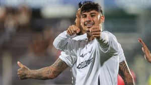 Colo Colo venció por la mínima a Huracán y se despide de Uruguay invicto 1 i