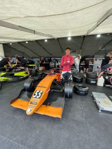 Nicolás Ambiado logró triple podio con victoria en la primera fecha de la Fórmula Regional Américas y queda líder del campeonato en EE.UU. 3 Nola1