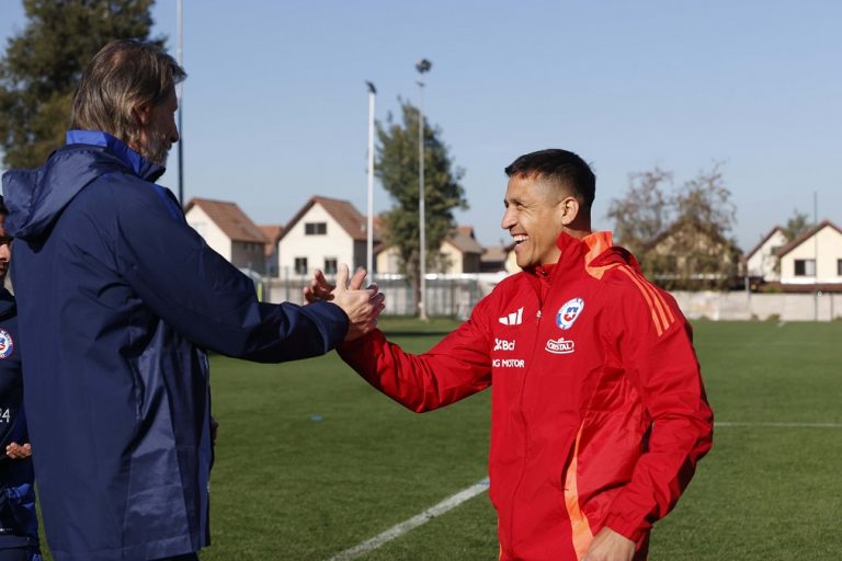 Alexis Sánchez se integra a La Roja con la misión de liderar al equipo en la doble fecha eliminatoria 21 ALEXIS JUNIO 2025