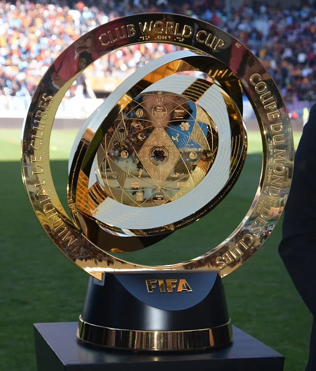 La fiesta empezó: el Mundial de Clubes 2025 ya se está disputando 9 FIFA Club World cup trophy.jpg