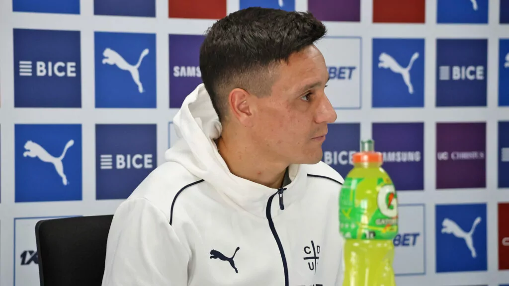 Zuqui aclara su futuro y se enfoca en el presente de la UC: “Tengo la cabeza 100% acá” 3 zuqui confe 1024x576 1