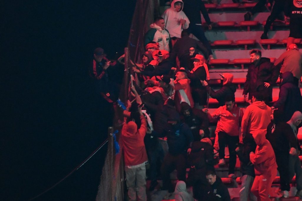 Caos en Avellaneda deja decenas de heridos y centenares de detenidos 11 vwk7It7Bf 1200x0 1