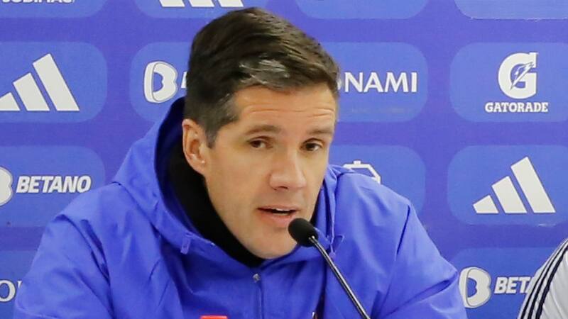 Duro golpe a la U: la CMF sanciona a Michael Clark y tensiona su futuro en Azul Azul 5 XS5PQCGYPBED3CYISELIX2WIAI