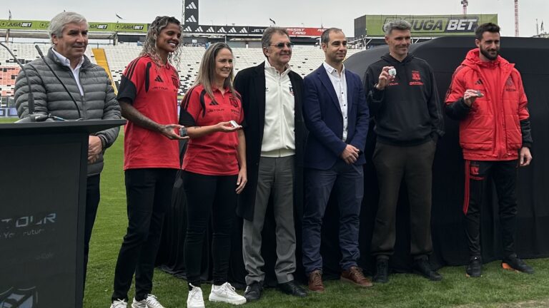 “Es un hito histórico del fútbol sudamericano”: Jetour renueva su alianza con el plantel femenino de Colo-Colo 11 IMG_0256